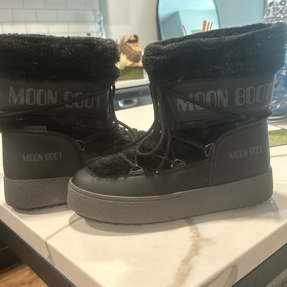 Moon Boots